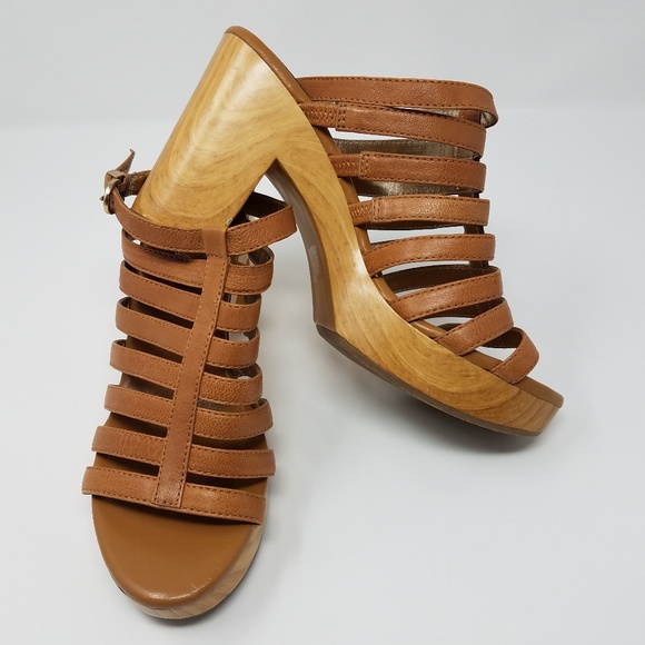 Banana Republic Shoes - Banana Republic Strappy Brown Sandal Size 8